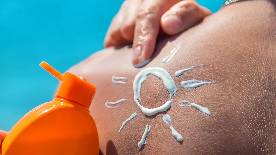 Cómo proteger la piel del sol en Elda es una consulta muy recurrente en nuestra farmacia